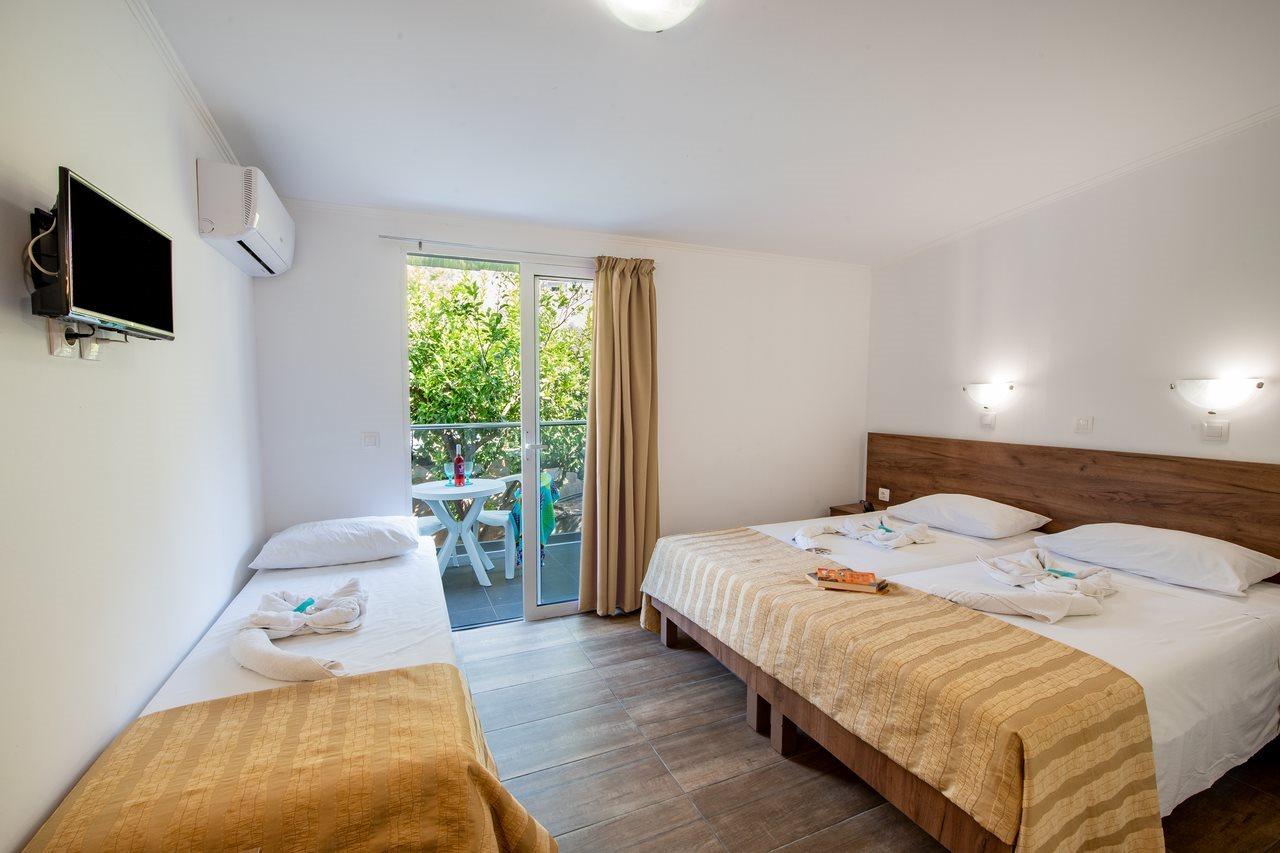 Ilyssion Hotel Lardos Extérieur photo