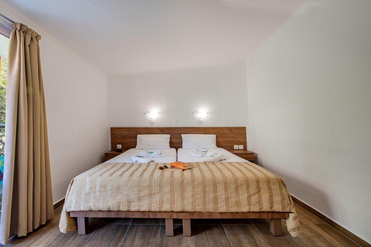 Ilyssion Hotel Lardos Extérieur photo